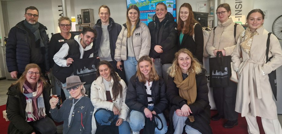 Eine Gruppe von Tourismus-Studierenden zu Besuch beim Stadtmarketing in Gronau