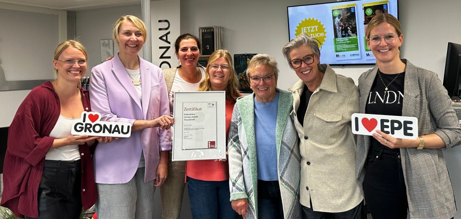 Das Team des Stadt- und Tourismusmarketing Gronau: v.l.n.r.: Lena Kerkeling, Katharina Terhan, Stephanie Wolf, Anne Holters, Brigitte Sleutel, Elke Rinke und Yvonne Amshoff (es fehlt: Luana Dörken).